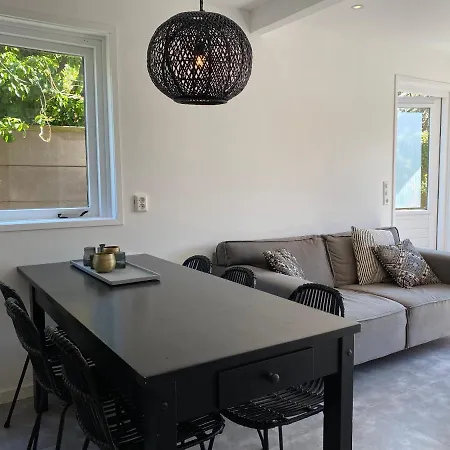 Dorpsweg 18/6 Апартаменты *